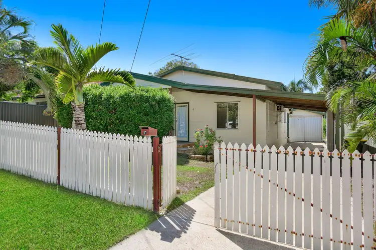7 Vernon Street, Clontarf QLD 4019