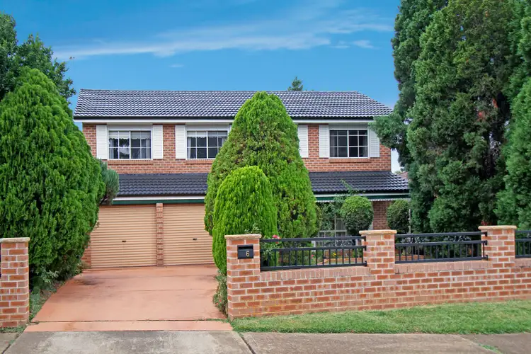 6 Greenwich Close, St Johns Park NSW 2176