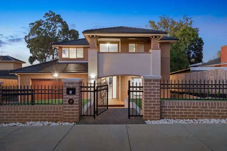 1 Newton Grove, Glen Waverley VIC 3150