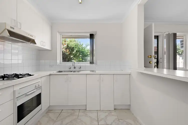 1/4 Sydney Street, Clayton South VIC 3169