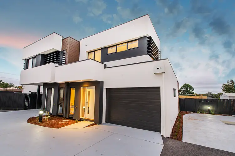 3/8 Hillview Avenue, Rowville VIC 3178