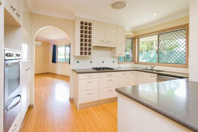 16 Essendon Close, Arundel QLD 4214