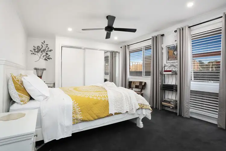 Second view of Homely house listing, 6 Moubray Court, Werribee VIC 3030