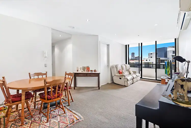 701/2 Aqua Street, Southport QLD 4215