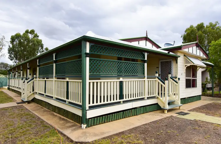 27 Robin Road, Longreach QLD 4730