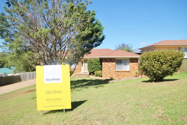 1 Brocade Place, Young NSW 2594