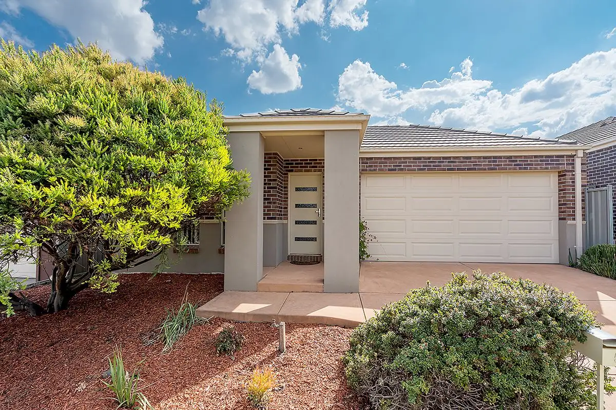 Main view of Homely house listing, 5 Flagstaff Loop, Craigieburn VIC 3064