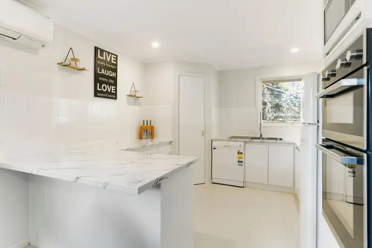 Second view of Homely house listing, 2 Gretel Court, Frankston VIC 3199