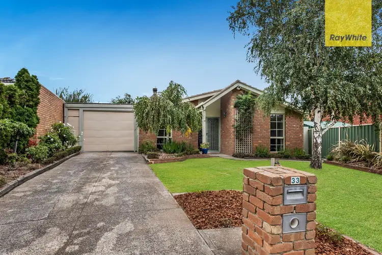 33 Grimes Avenue, Taylors Lakes VIC 3038