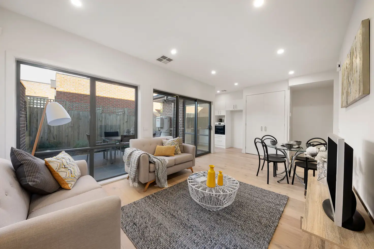Main view of Homely unit listing, 2/13 Whitehorse Road, Blackburn VIC 3130