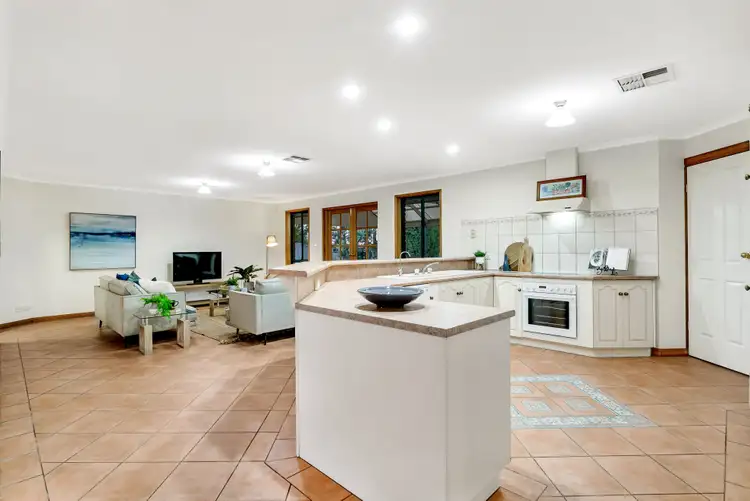 Sixth view of Homely house listing, 10 Wren Court, Mount Barker SA 5251