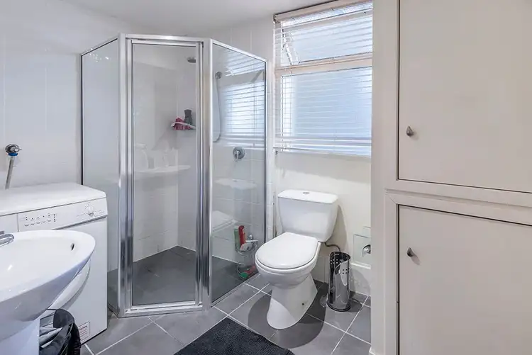 Fifth view of Homely apartment listing, 1/256 Kingsford Smith Drive, Hamilton QLD 4007