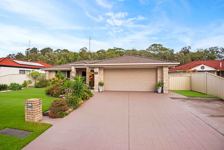 17 Foxhill Place, Banora Point NSW 2486