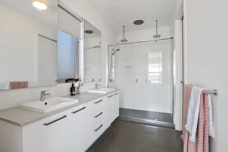 Fourth view of Homely house listing, 5 Black Swan Court, Lara VIC 3212