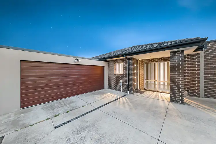 2/25 Suzanne Street, Dandenong VIC 3175