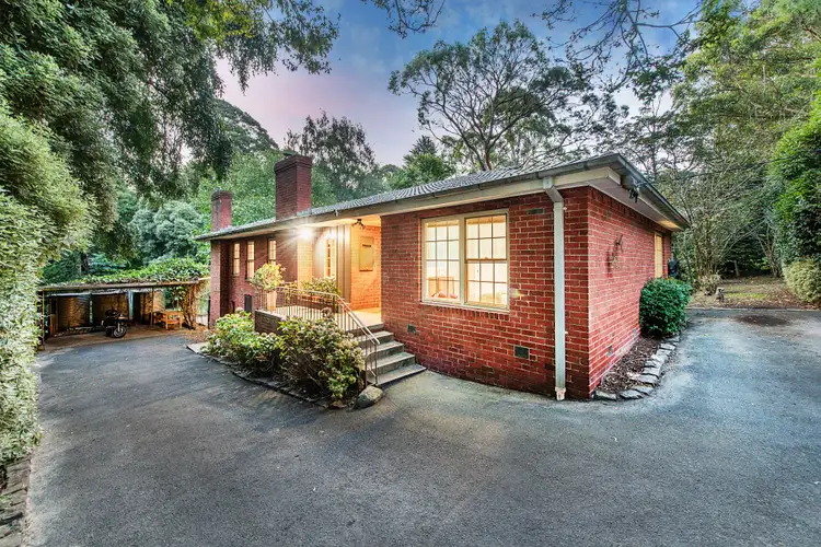 8 Seaview Avenue, Ferny Creek VIC 3786