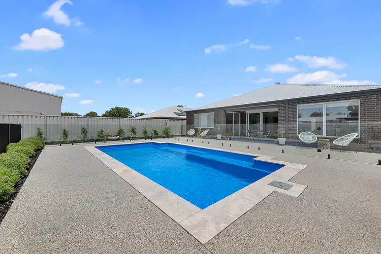 17 Courtney Street, Yarrawonga VIC 3730