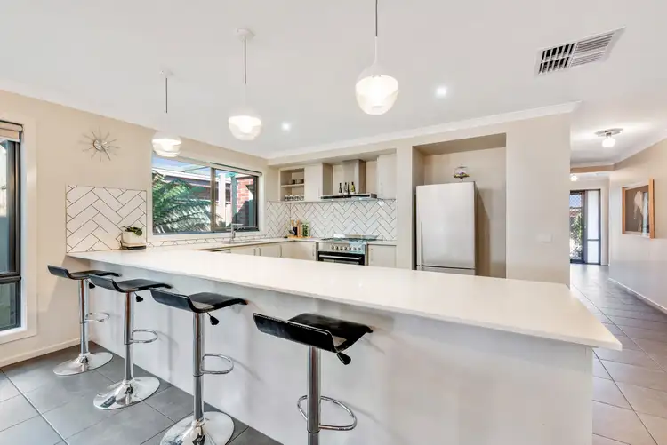 16 Woorawa Drive, Doreen VIC 3754