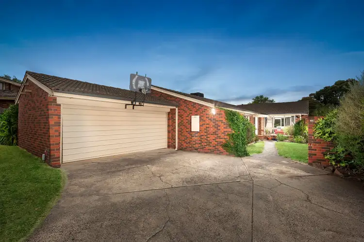 18 Piccadilly Avenue, Wantirna South VIC 3152