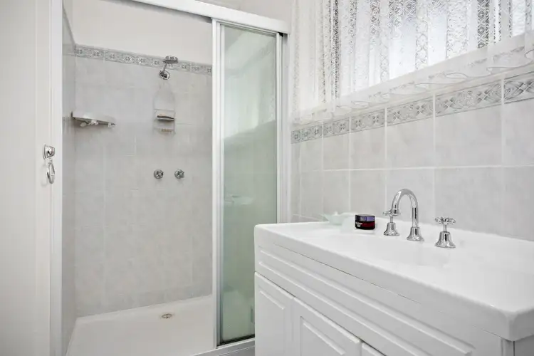 Seventh view of Homely house listing, 5 Edgar Street, Drouin VIC 3818