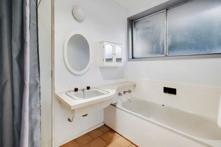 Fifth view of Homely house listing, 8 Lisa Court, Frankston VIC 3199