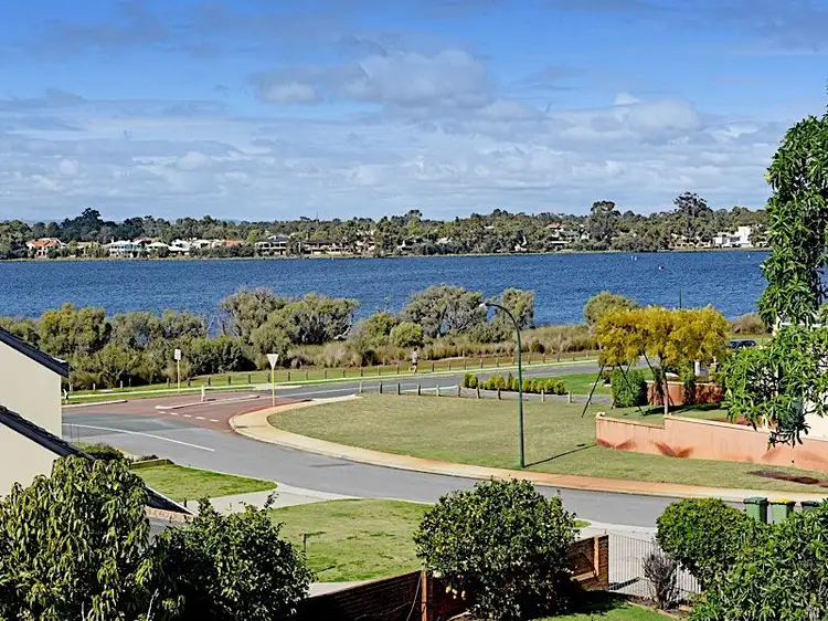 162 a,b,c,d River Way, Salter Point WA 6152