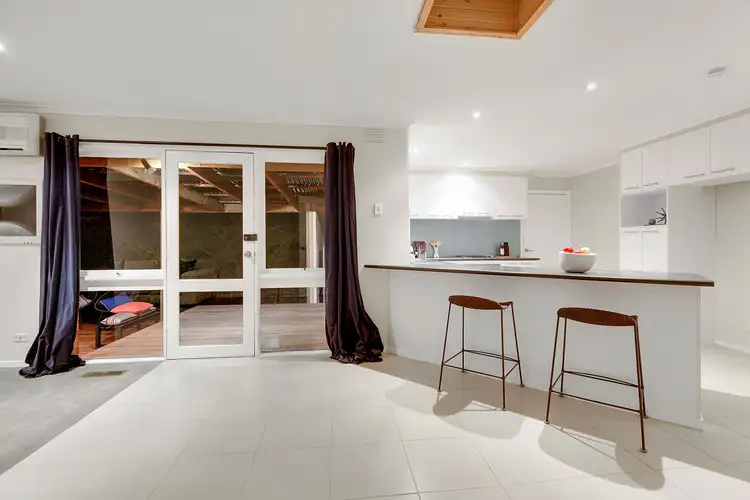 Fifth view of Homely house listing, 9 Finisterre Court, Frankston VIC 3199