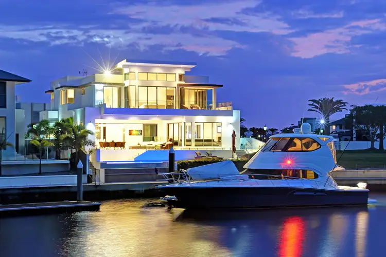 38 Royal Albert Crescent, Sovereign Islands QLD 4216