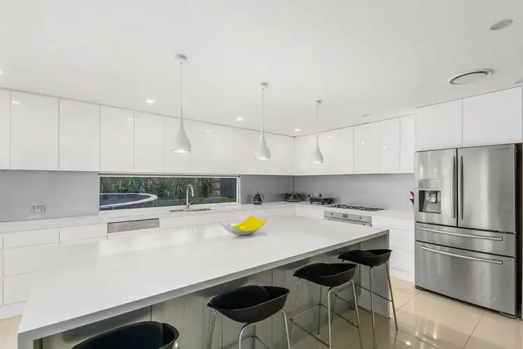 16 Tarana Avenue, Kanahooka NSW 2530