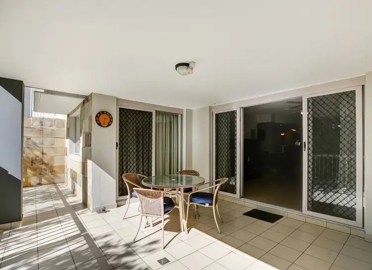 2/1 Riverwalk Avenue, Robina QLD 4226
