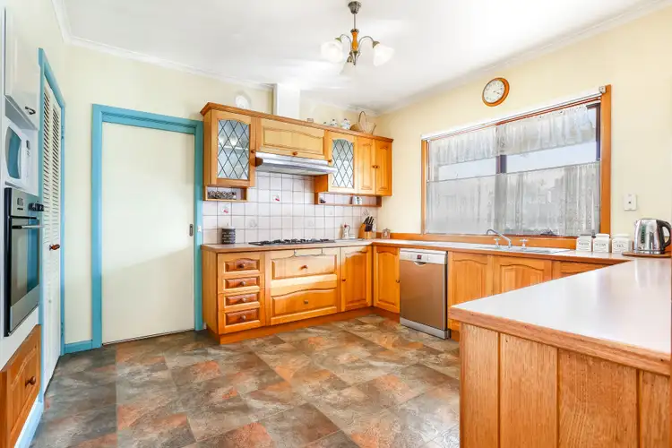 Fifth view of Homely house listing, 6 Cherry Court, Meadow Heights VIC 3048