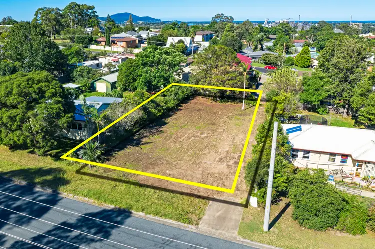20 Brinawarr Street, Bomaderry NSW 2541
