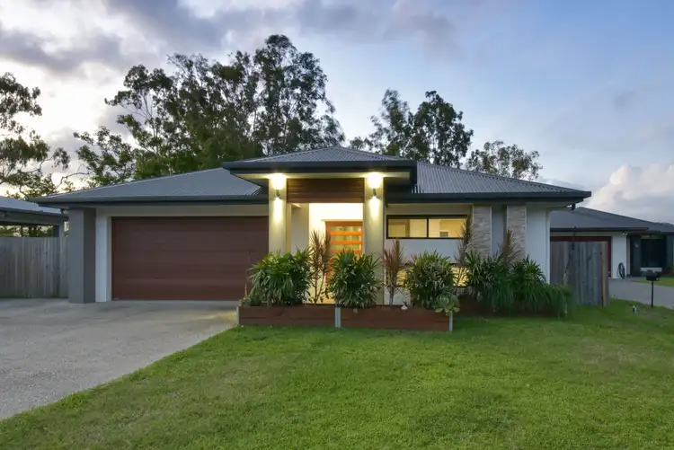 17 Hidden Court, Cannonvale QLD 4802
