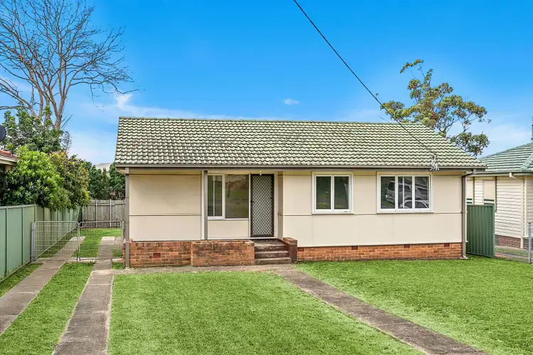 33 Girraween Avenue, Lake Illawarra NSW 2528