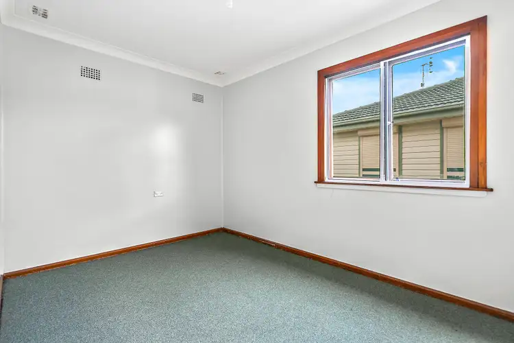 Fifth view of Homely house listing, 33 Girraween Avenue, Lake Illawarra NSW 2528