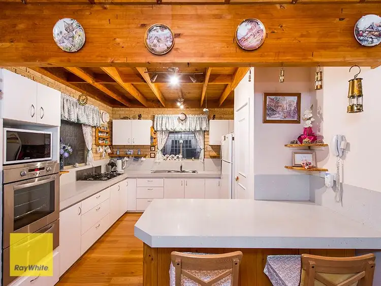 7 Graham Road, Gooseberry Hill WA 6076