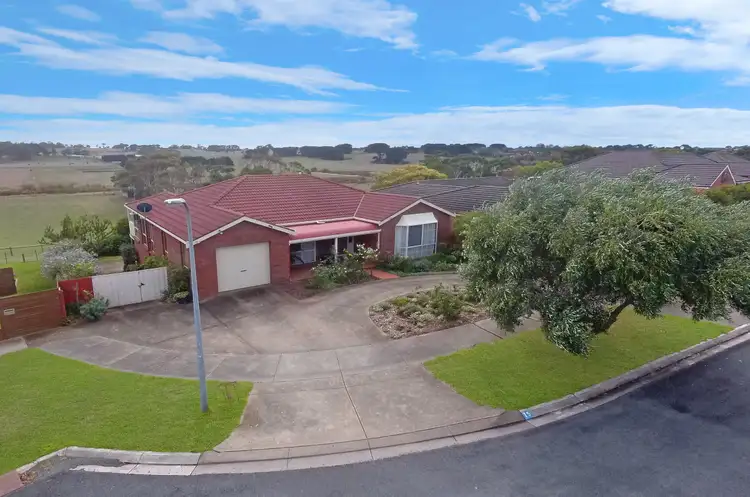 Fourth view of Homely house listing, 15 Windsor Court, Warrnambool VIC 3280