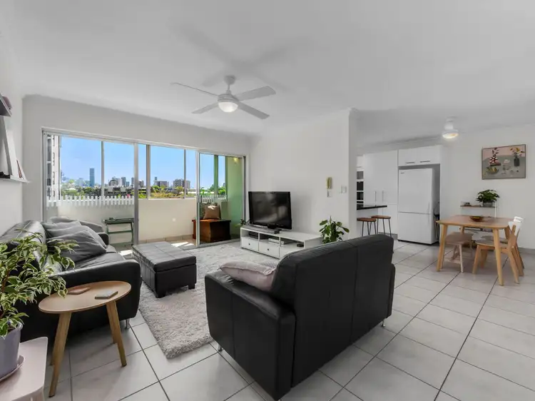Main view of Homely unit listing, 9/8 Regina Street, Greenslopes QLD 4120