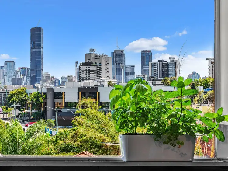 Fourth view of Homely unit listing, 9/8 Regina Street, Greenslopes QLD 4120