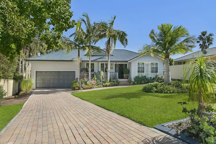 17 Lancaster Parade, Bateau Bay NSW 2261