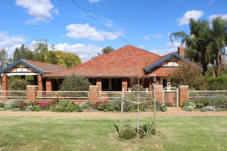 15 Gap Street, Parkes NSW 2870