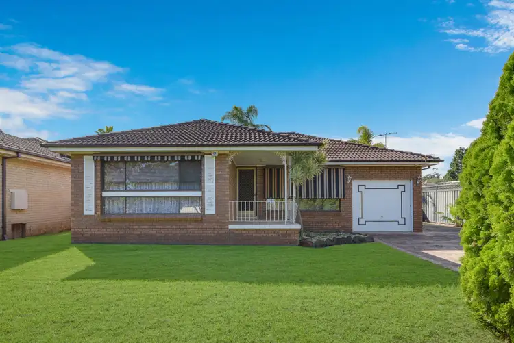28 Pickett Avenue, Minto NSW 2566
