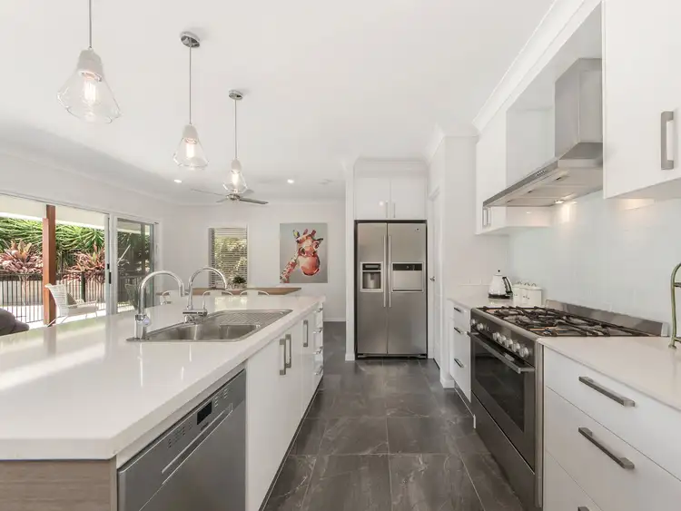 Second view of Homely house listing, 8 Greenvale Crescent, Maudsland QLD 4210