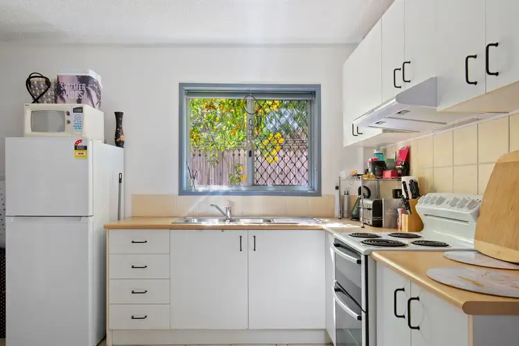 Fourth view of Homely unit listing, 3/39 Arthur Street, Mermaid Beach QLD 4218