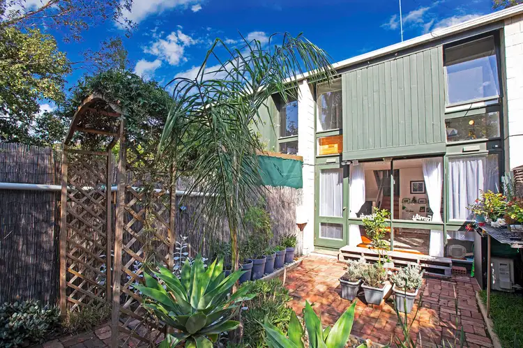 18/27 Montague Street, Highton VIC 3216