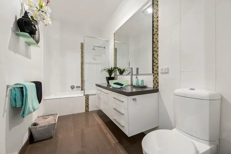 Fifth view of Homely house listing, 10 Diamond Boulevard, Greensborough VIC 3088