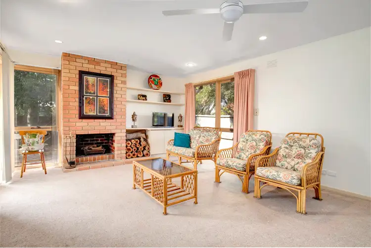 160 Ninth Avenue, Rosebud VIC 3939