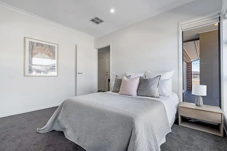 Fifth view of Homely house listing, 28 Elvire Road, Craigieburn VIC 3064