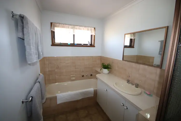 Sixth view of Homely unit listing, 2/17 Fraser Street, Rochester VIC 3561