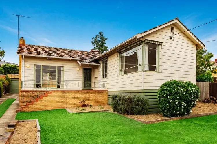 2 Beddows Street, Burwood VIC 3125
